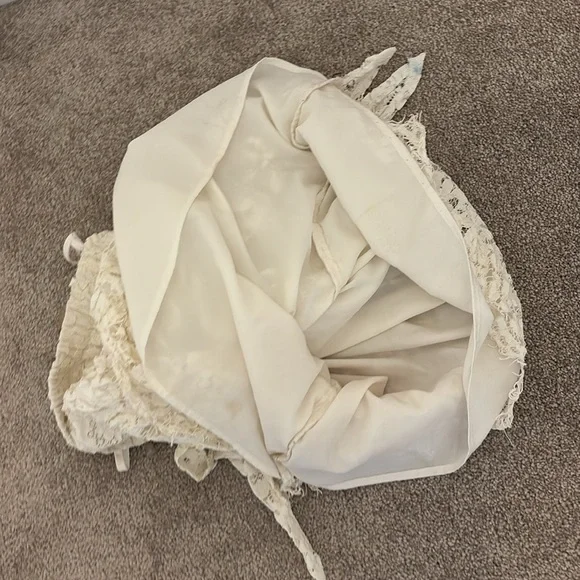 Vintage 1990’s Ivory Lace Women's off shoulder Top - Picture 12 of 12